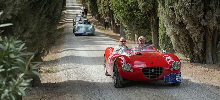 The second stage gets started: the race honoring the "Great Nivola" gets into full swing among the landscapes of central Italy